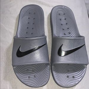 NIKE SLIDES
